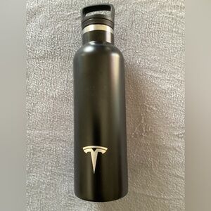 TESLA 25oz water bottle